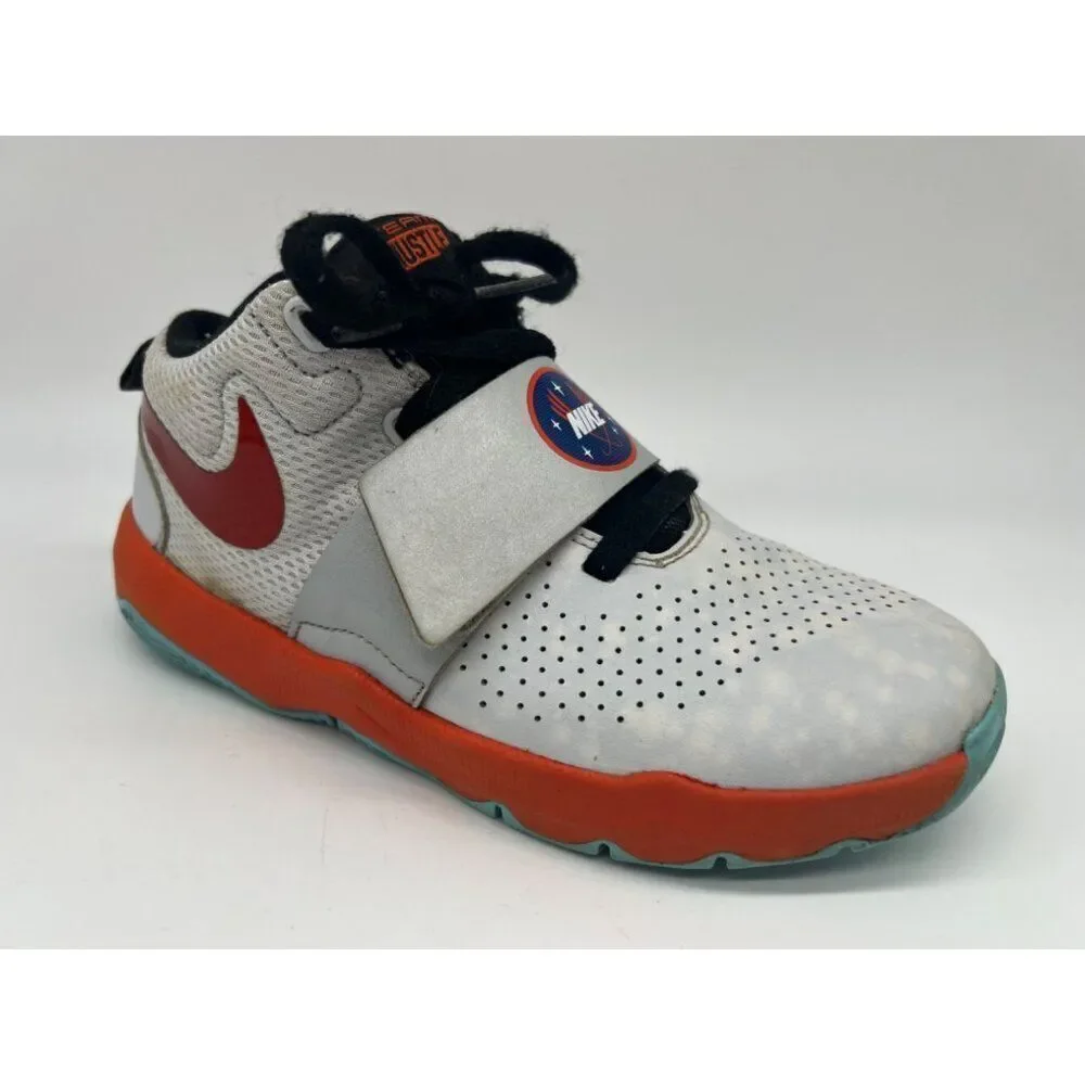 Nike Team Hustle D Sneakers Size 3 Youth
